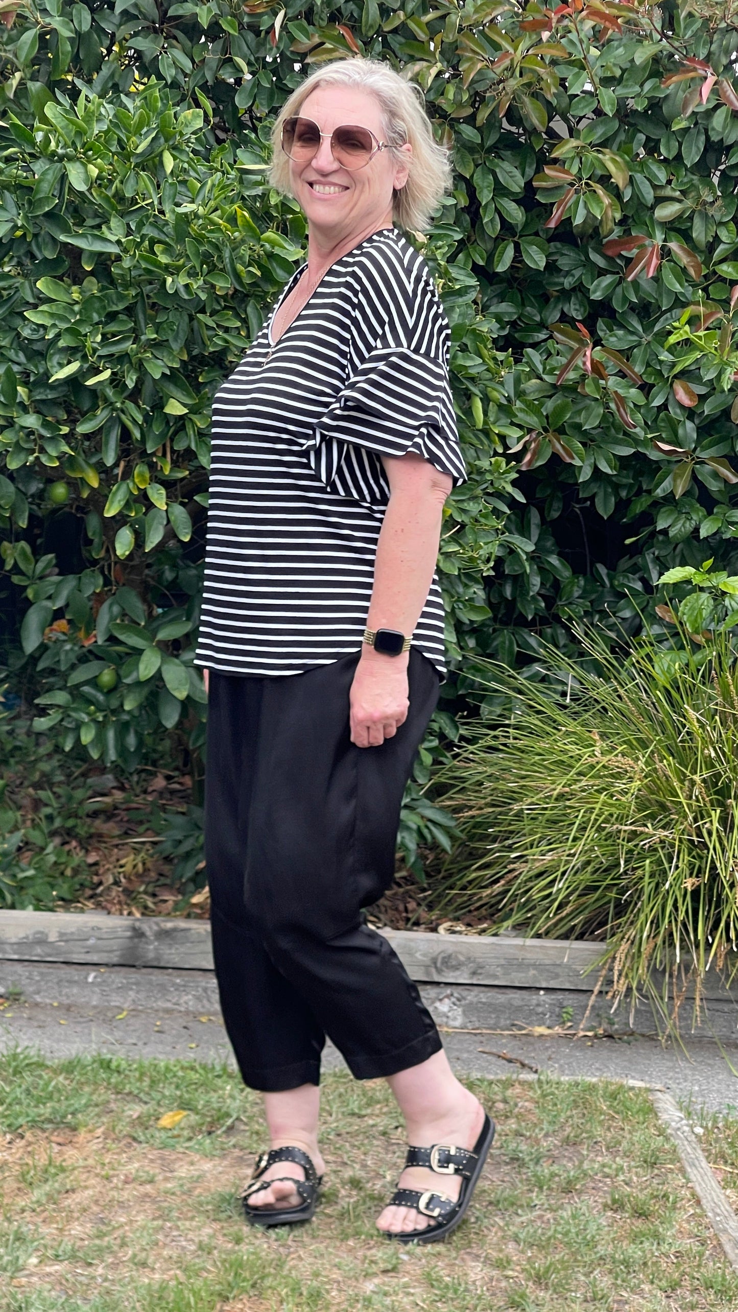 Frill me - black & white stripe