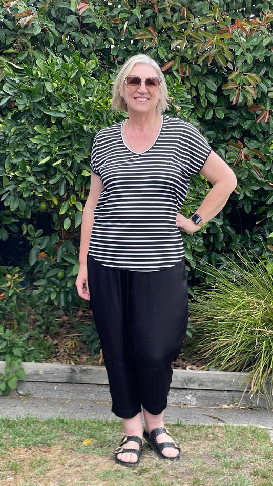 Demi tee - black & white stripe