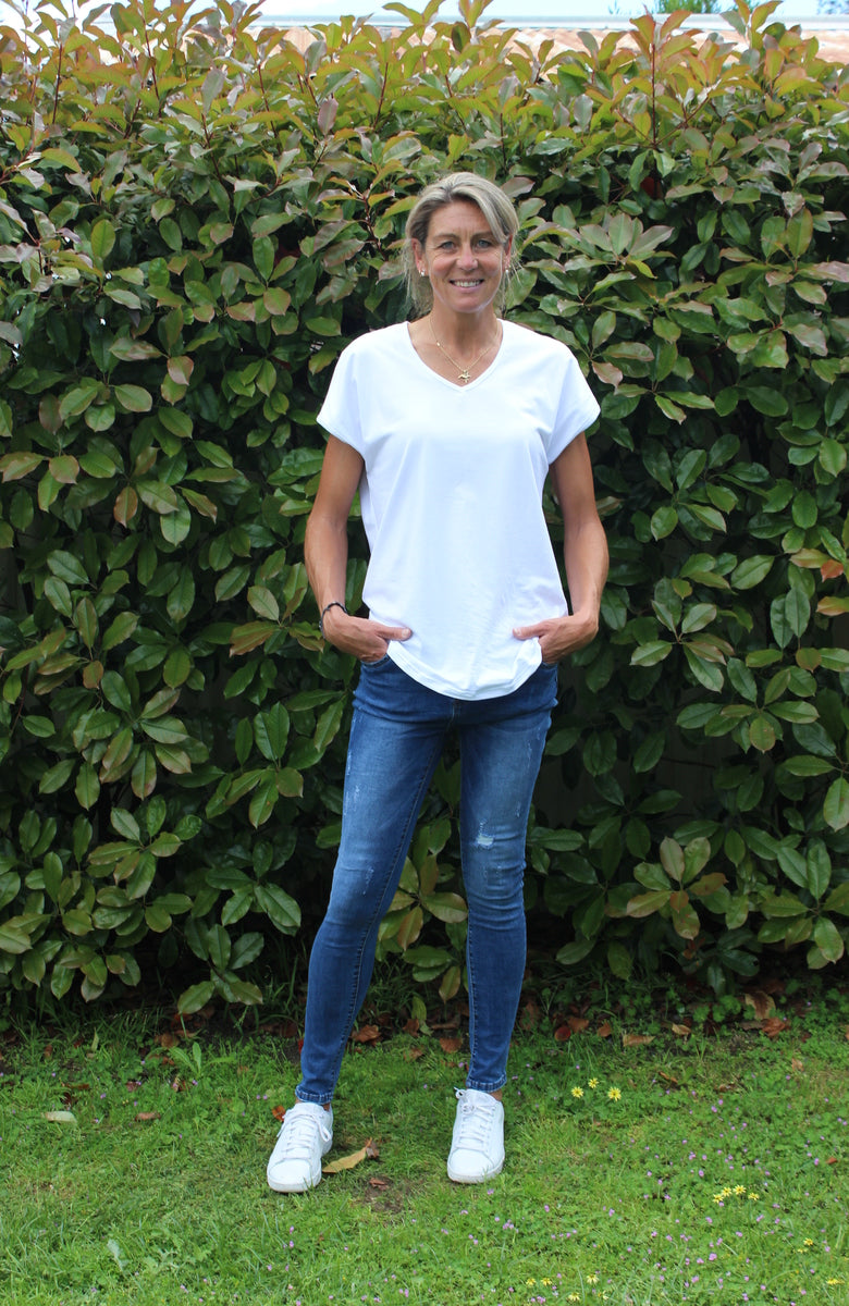 Demi tee - white // PRE-ORDER