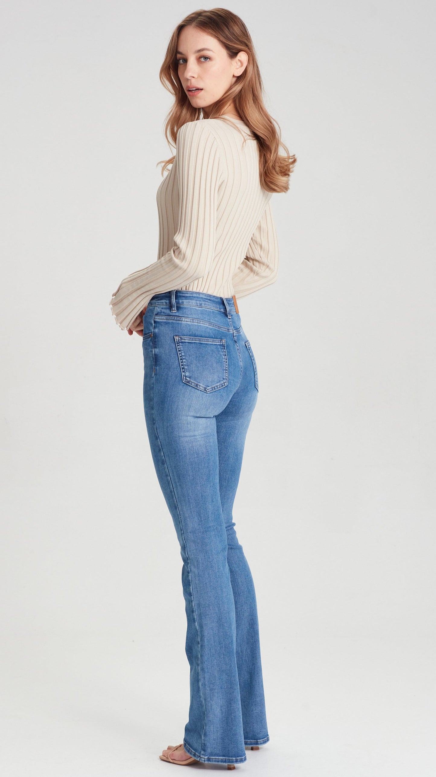 Charlie Flare leg Jean