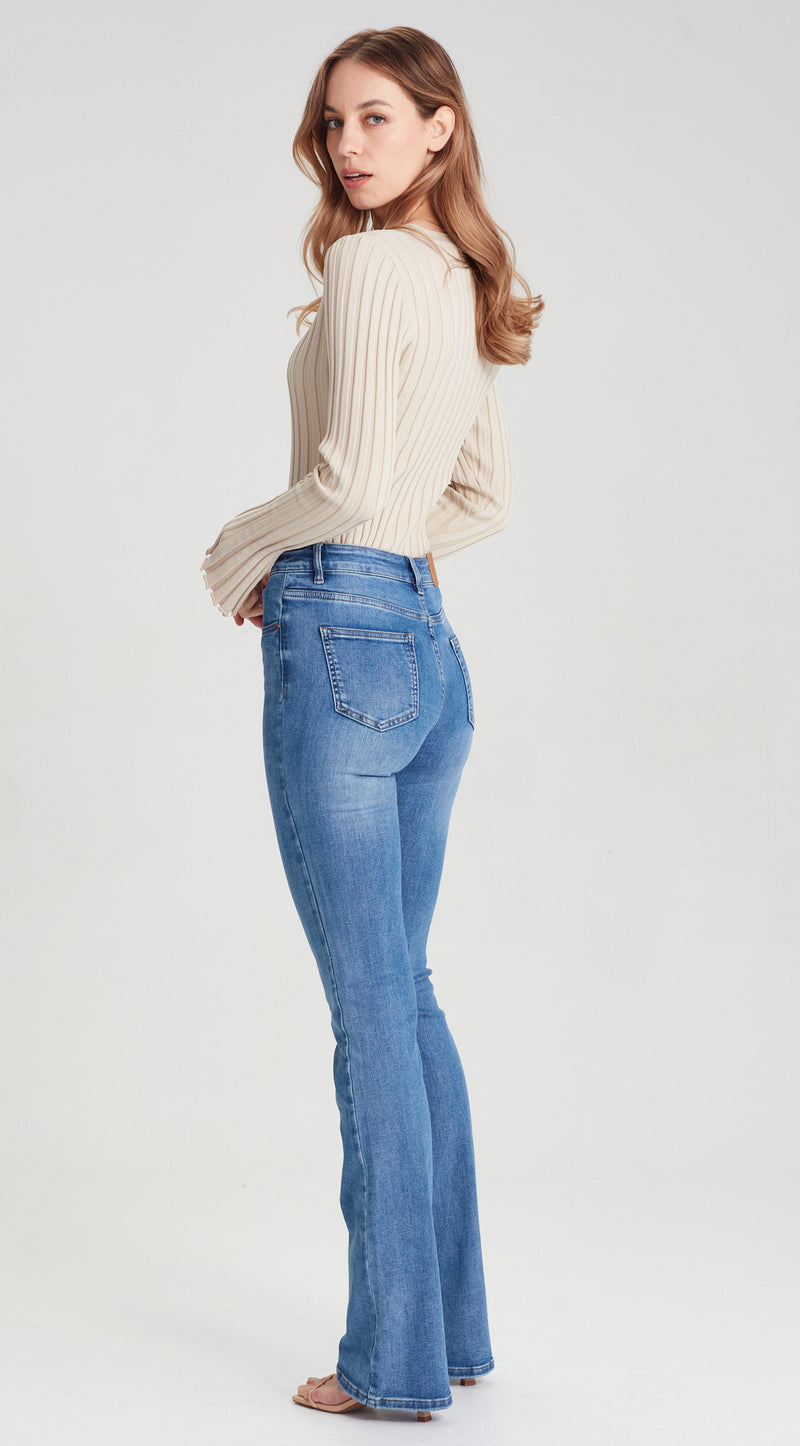 Charlie Flare leg Jean