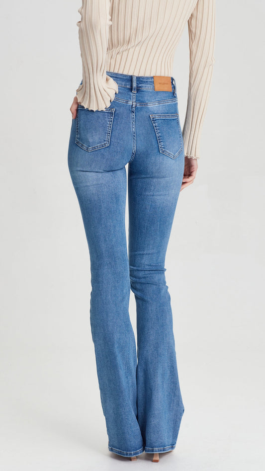 Charlie Flare leg Jean