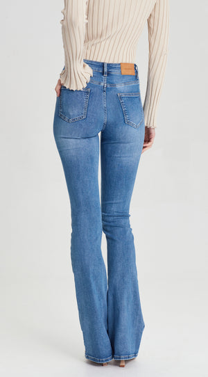 Charlie Flare leg Jean