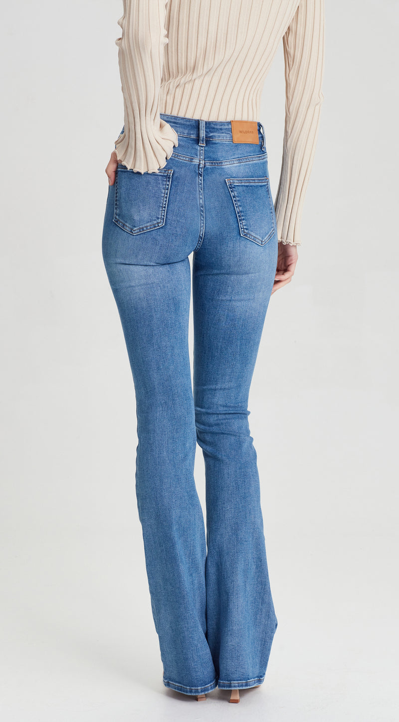 Charlie Flare leg Jean