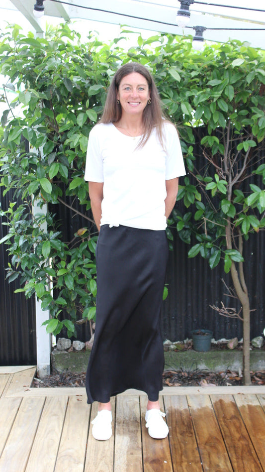 Bias cut skirt - black satin