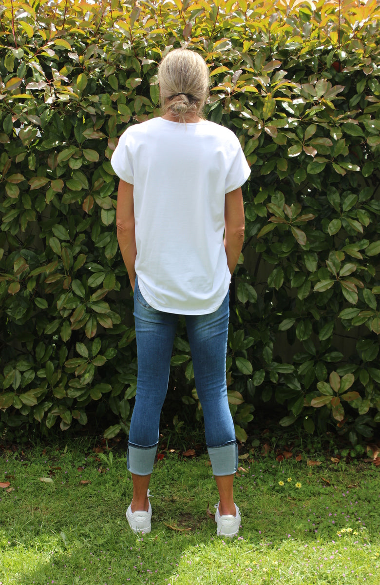 Demi tee - white // PRE-ORDER