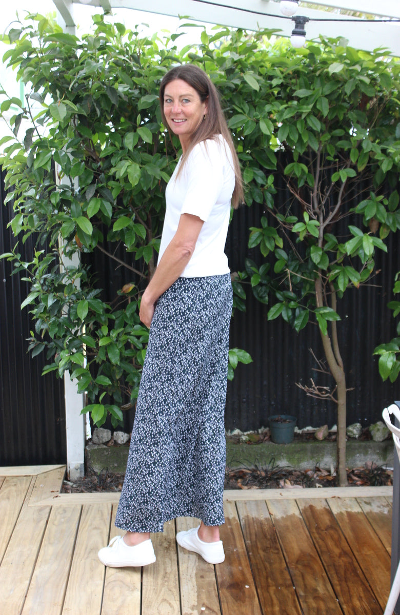 Bias cut skirt - blue floral