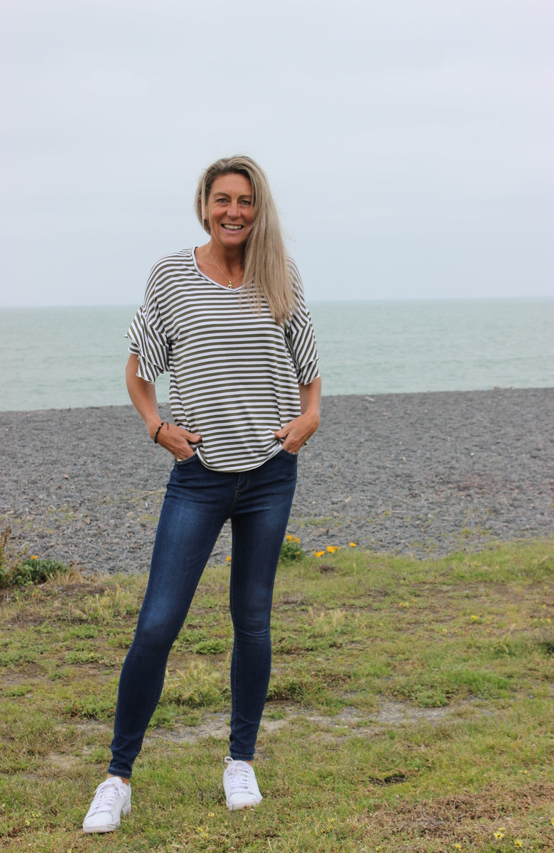 Frill me - khaki Stripe