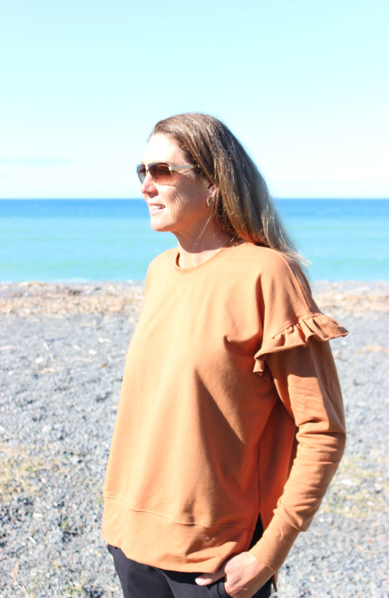 Frill sweat caramel